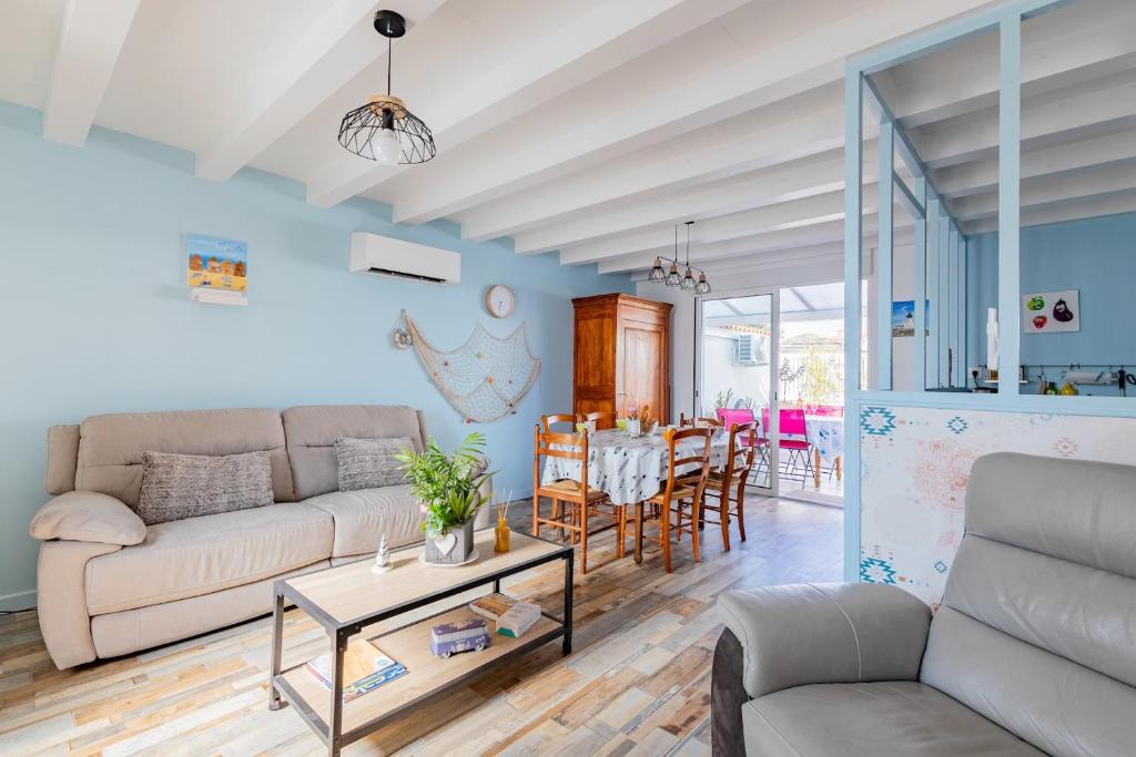 Villa moderne et coloree a Jard sur mer photo 1