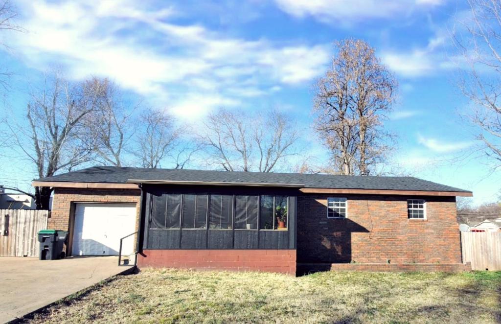 The Greenhouse - 3bed 2bath home in Tahlequah, OK photo 1