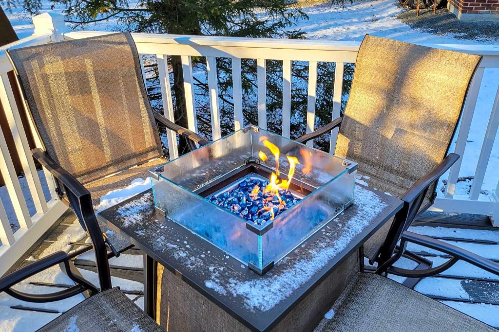 Arrowhead Lake Home with Hot Tub, 12 Mi to Ski! photo 1