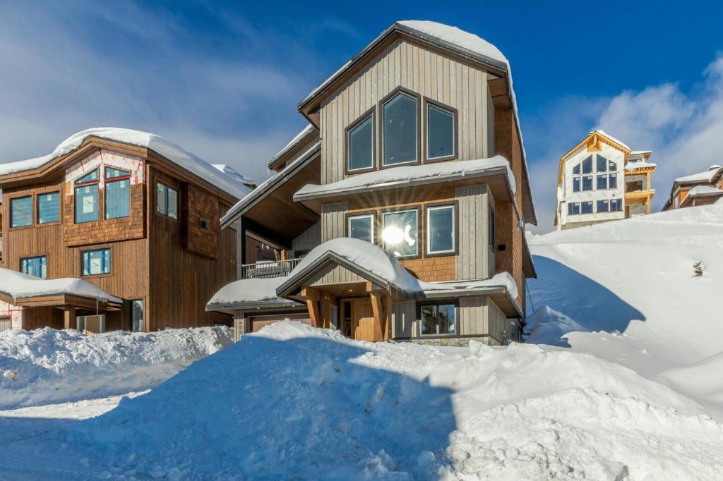 The White Pearl - Amazing Luxury Chalet with Mountain Views photo 1