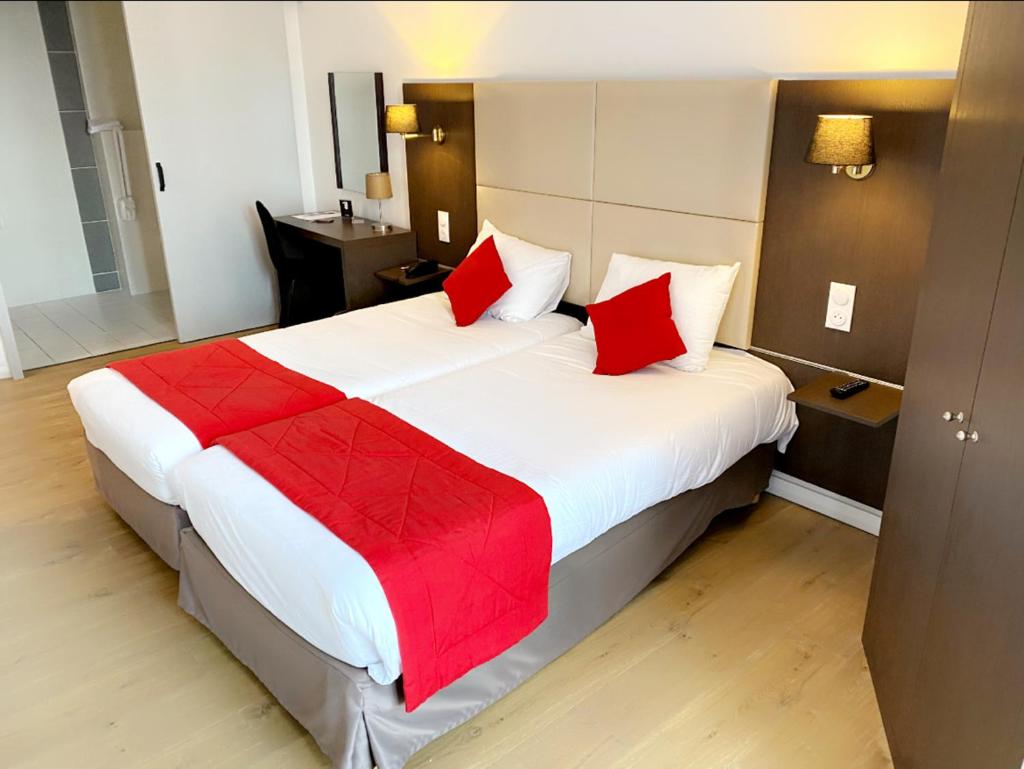 호텔 오르세 (Hotel D'orsay) - Thumbnail image