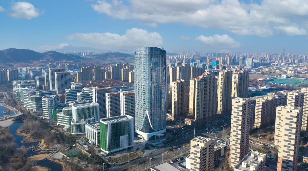HUALUXE Hotels and Resorts Qingdao Licang, an IHG Hotel photo 1
