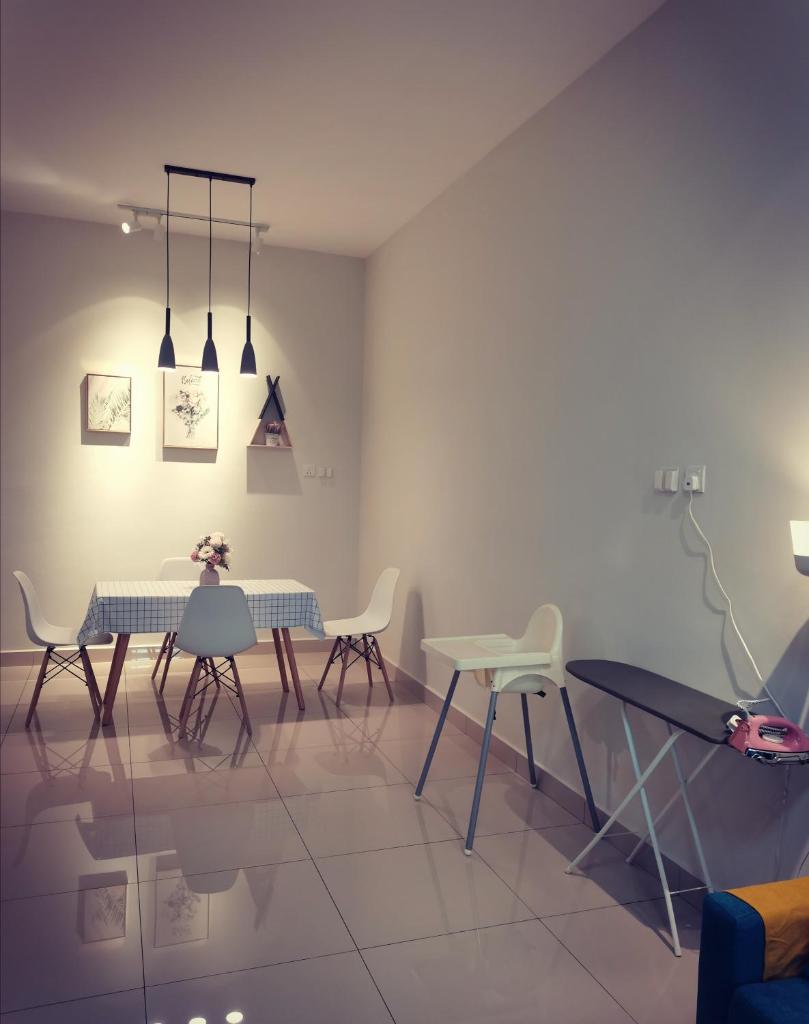 73 cozyhome-Gated and Guarded,Northern European Interior photo 2