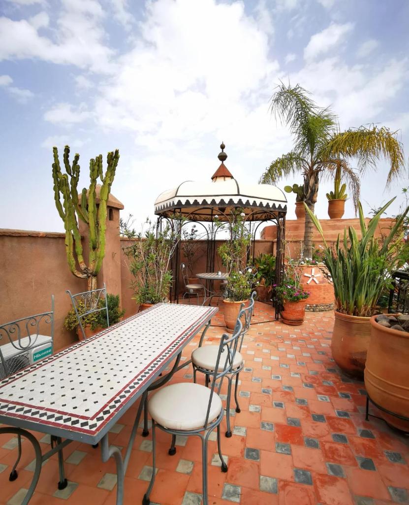 Riad Mehdia photo 3