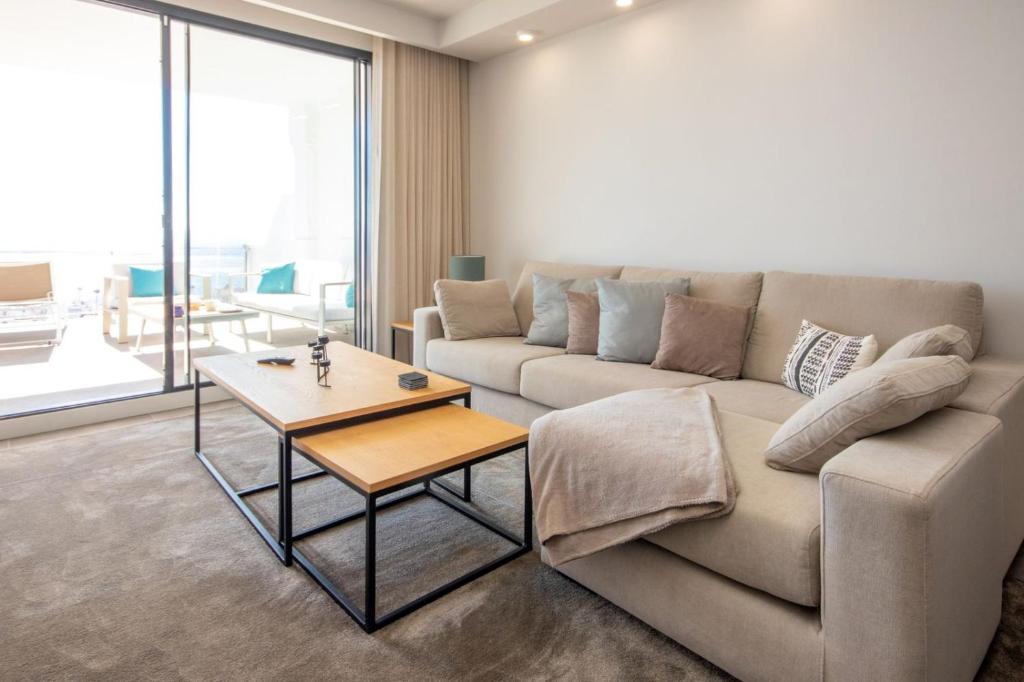 Luxury apartment with stunning sea views photo 1