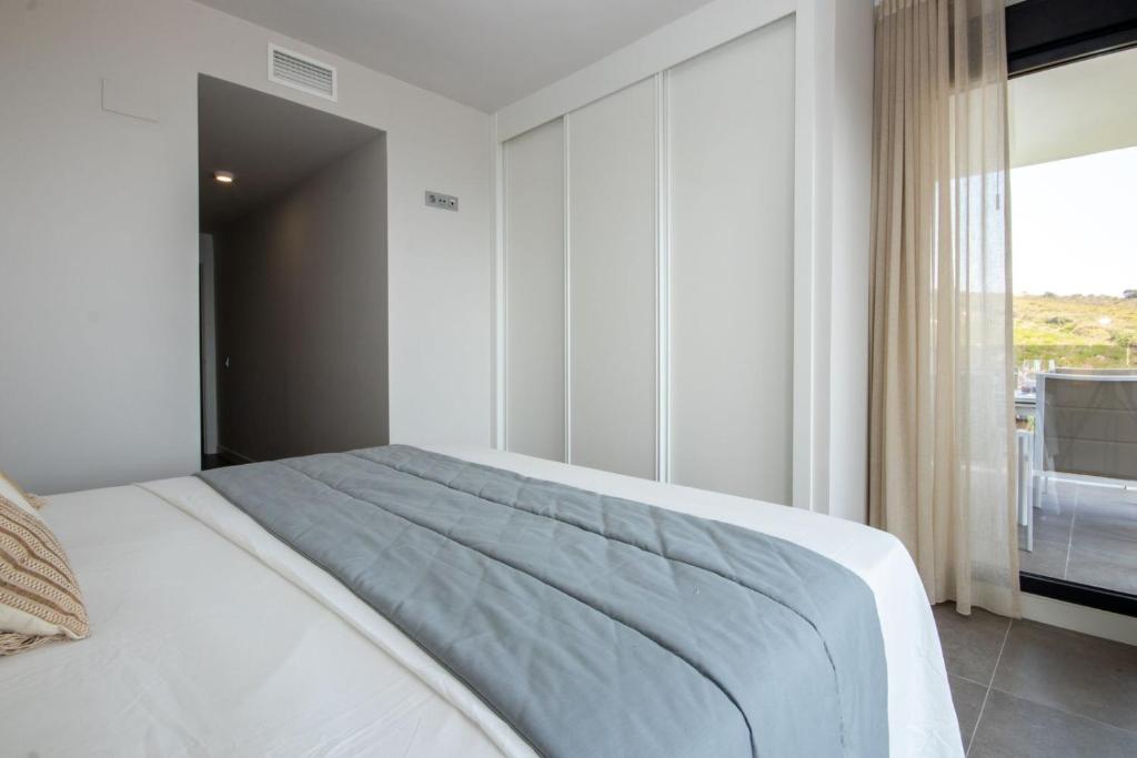 Luxury apartment with stunning sea views photo 2