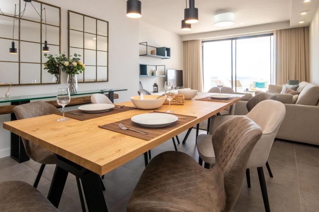 Luxury apartment with stunning sea views photo 4