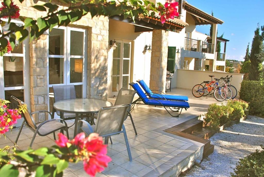 Villa Nefeli - charming townhouse in the heart of Aphrodite Hills Resort photo 4