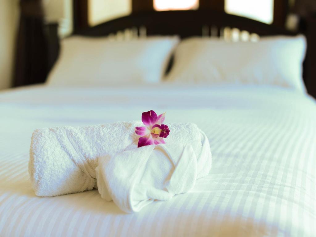 Ban U Thong Accommodations - Tap to explore photos