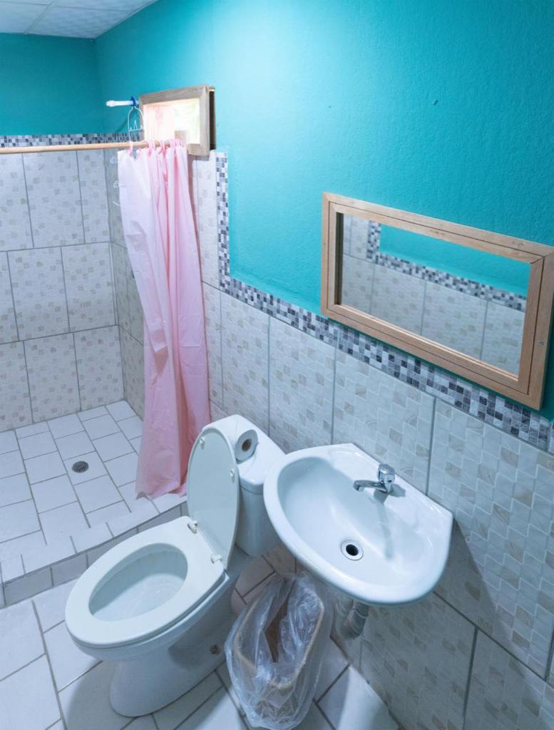 Valerie Emanuel Apartments photo 4