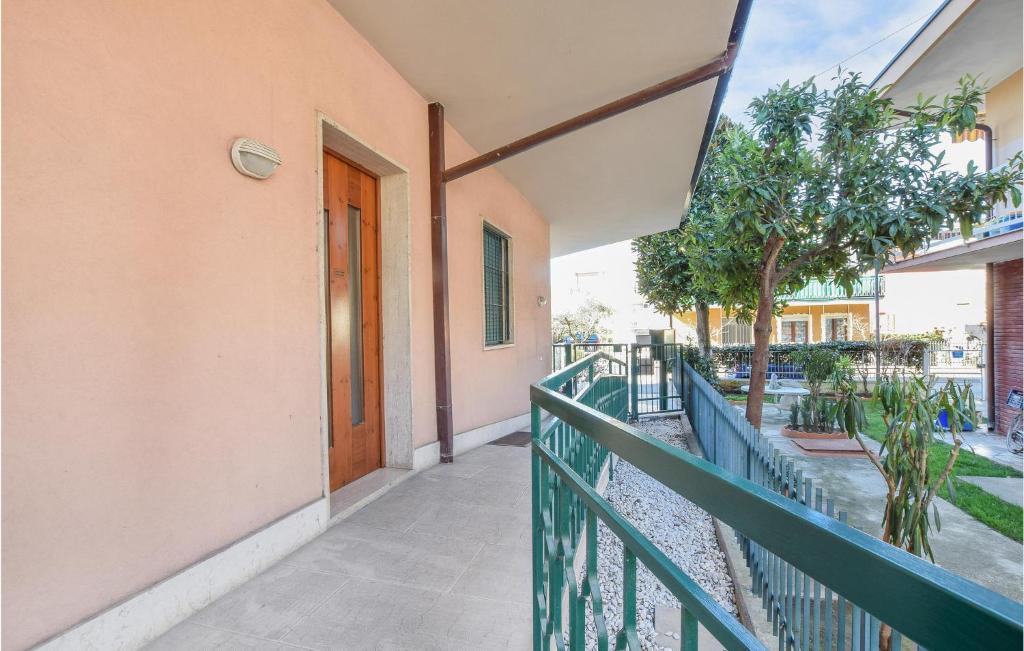 Amazing Apartment In Bussolengo With Wifi And 1 Bedrooms