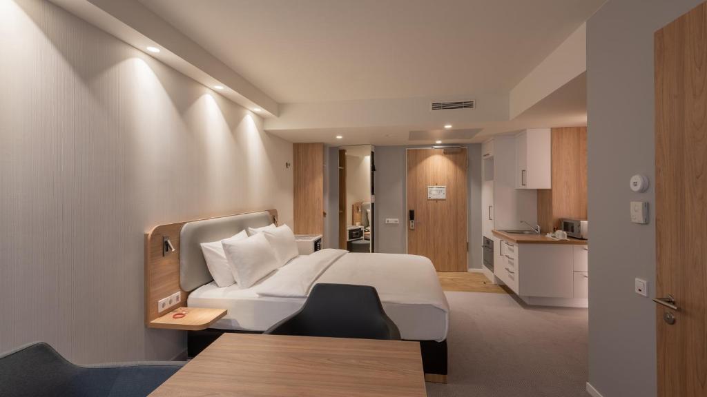 Holiday Inn Express & Suites POTSDAM - Tap to explore photos