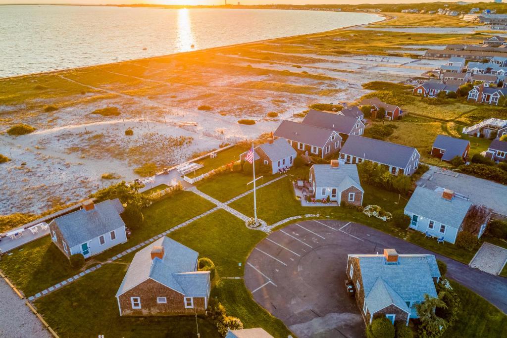 Sandbars Inn - Beachside Cottage