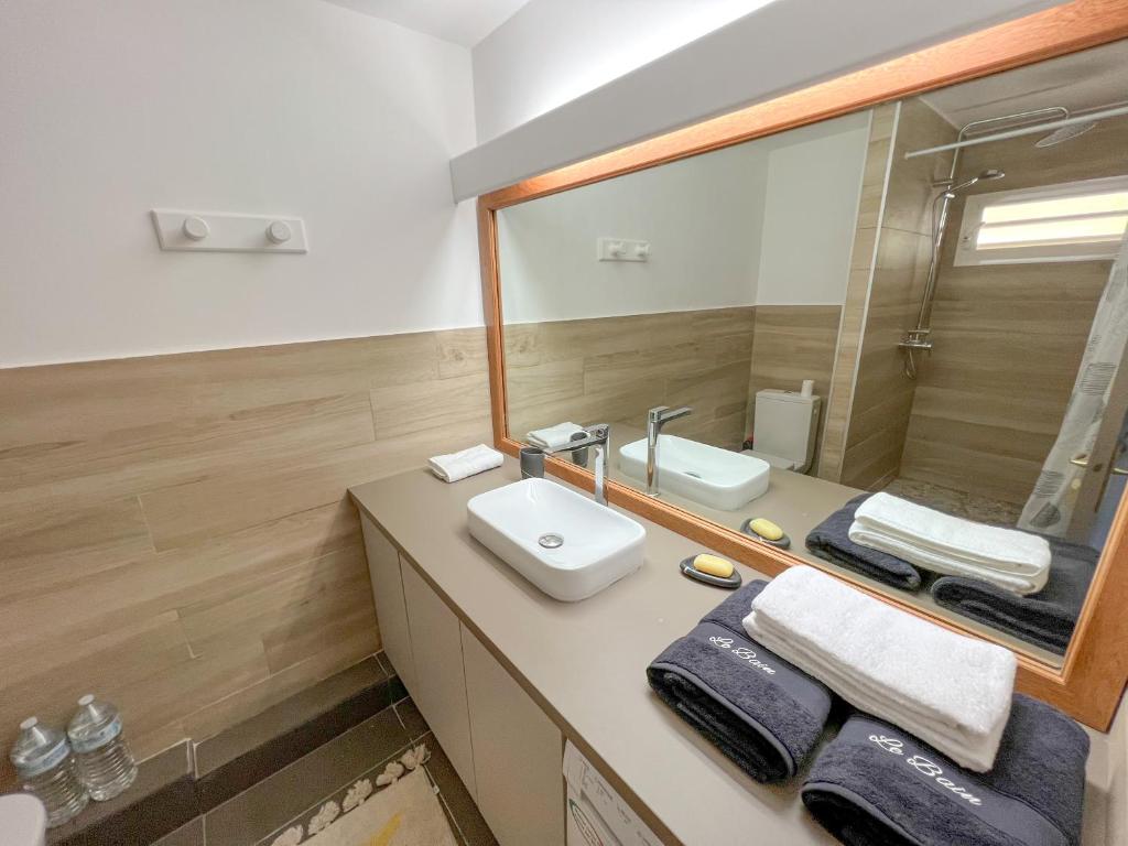 Front line unit 520 ft2 - 48 m2, on second floor, stunning ocean view photo 4