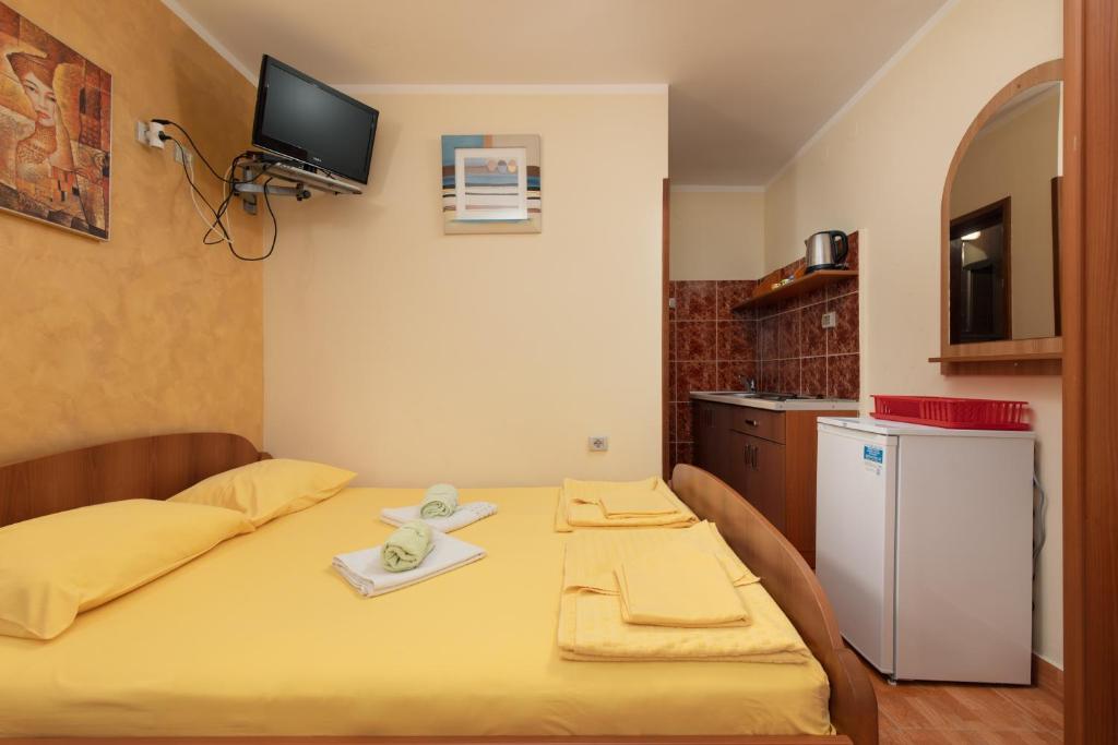 Studios Dragana photo 1