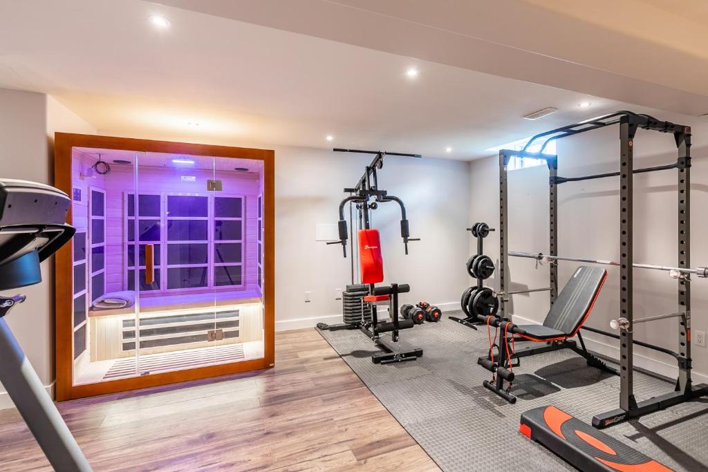 Luxury 3BR 2BA Townhome with Private HOT TUB, Gym, BBQ by GLOBALSTAY photo 2