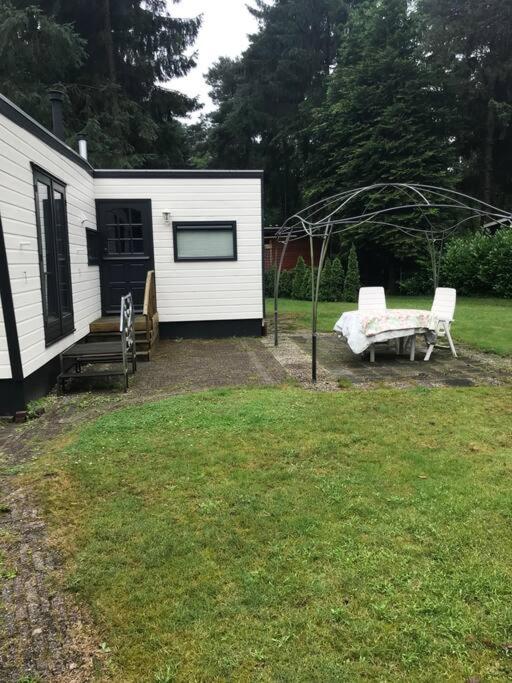 Sfeervol Chalet in Drenthe Bij het Dwingelderveld photo 1