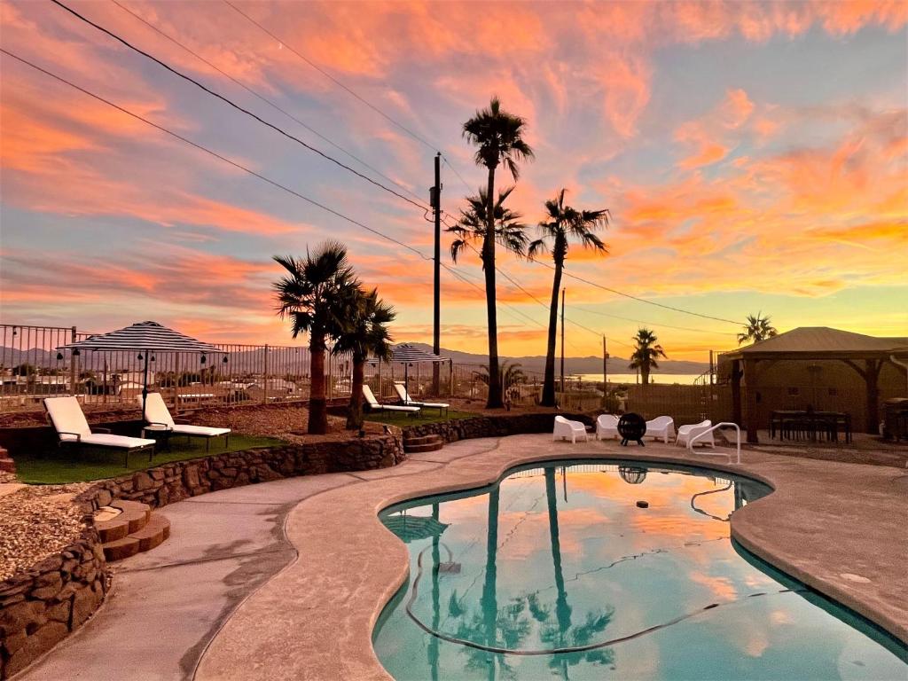 Trendy Desert Getaway Pool, Spa, Game Room image