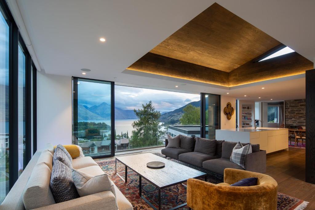The Hill Residence photo 1