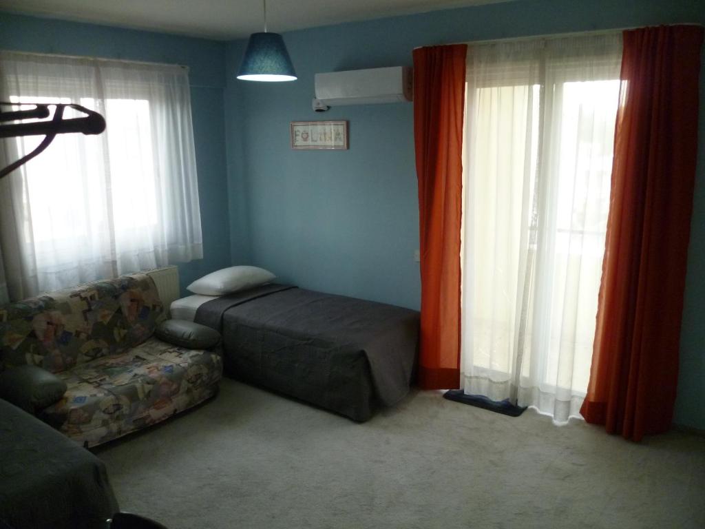 Room in Guest room - Datacom House - The Sky Blue Room photo 1