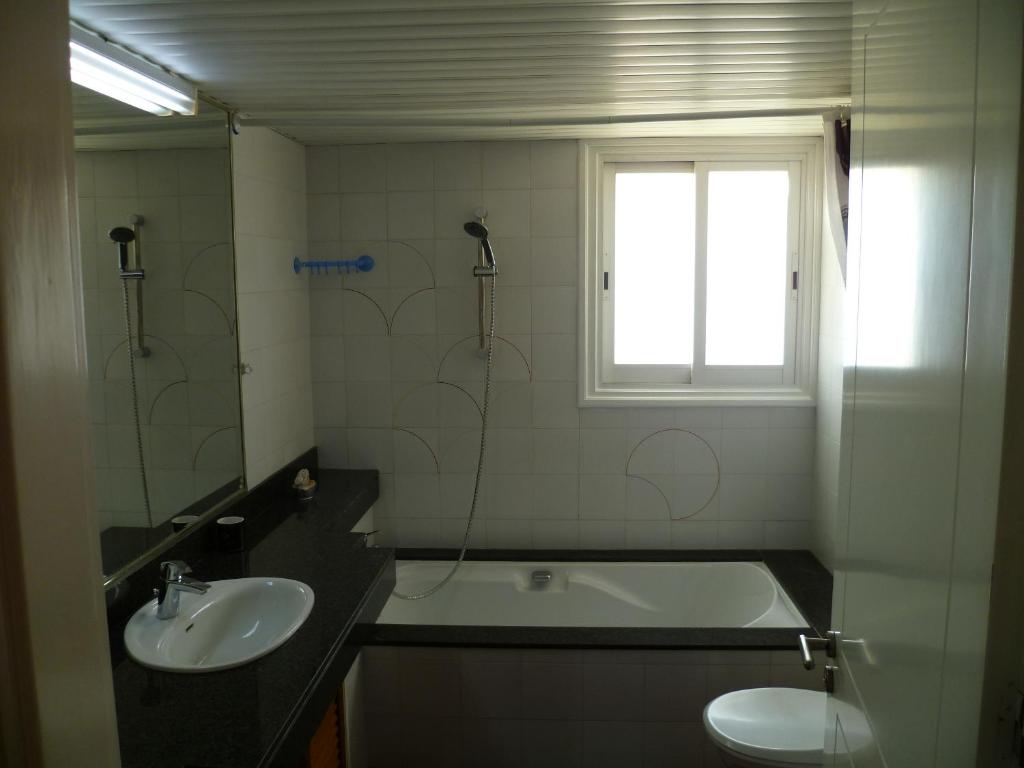 Room in Guest room - Datacom House - The Sky Blue Room photo 3
