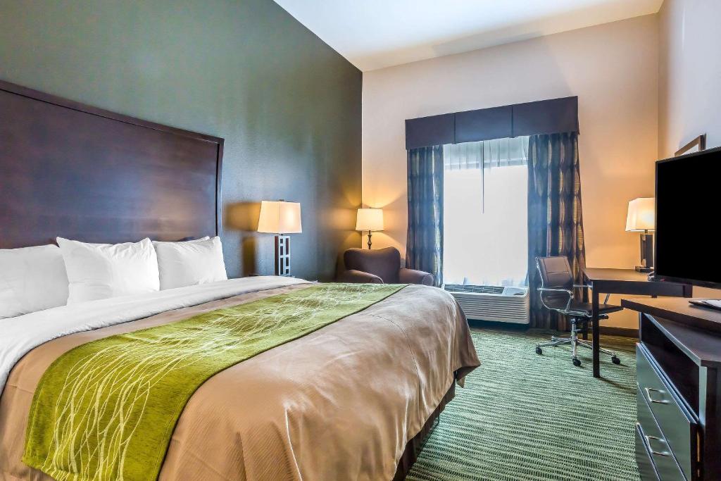 Comfort Inn & Suites Moore - Oklahoma City photo 3