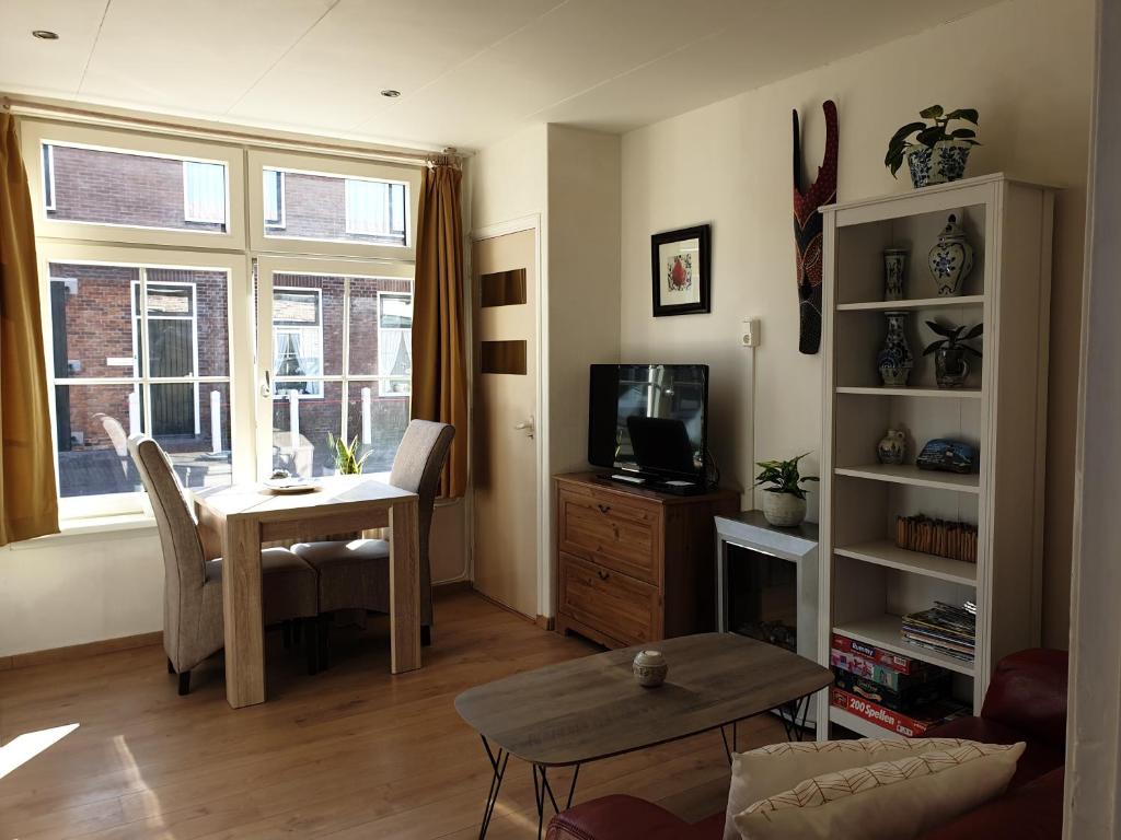 Hout 25 photo 2