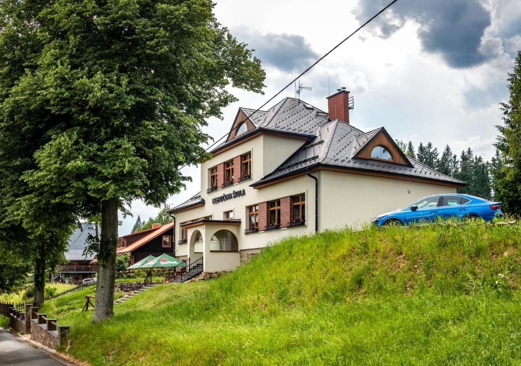 Bezručova škola photo 2