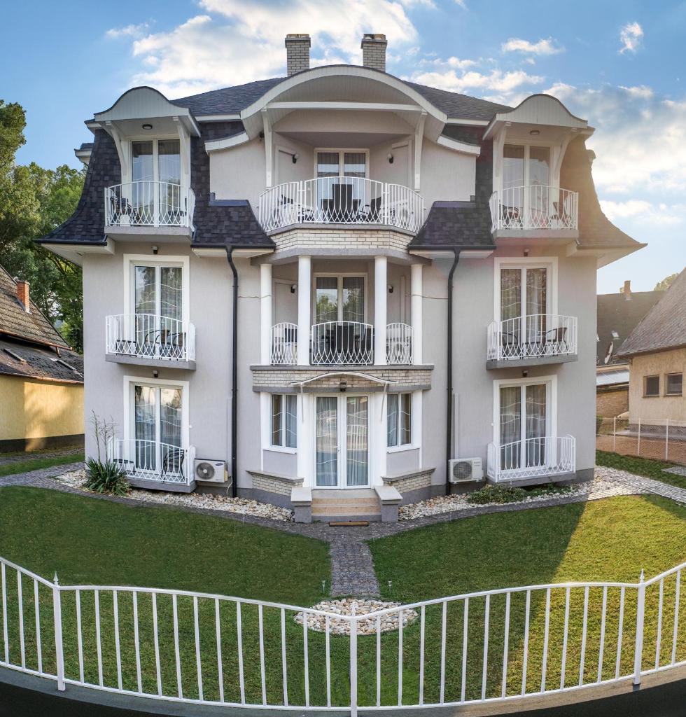 VillaBoglár photo 1