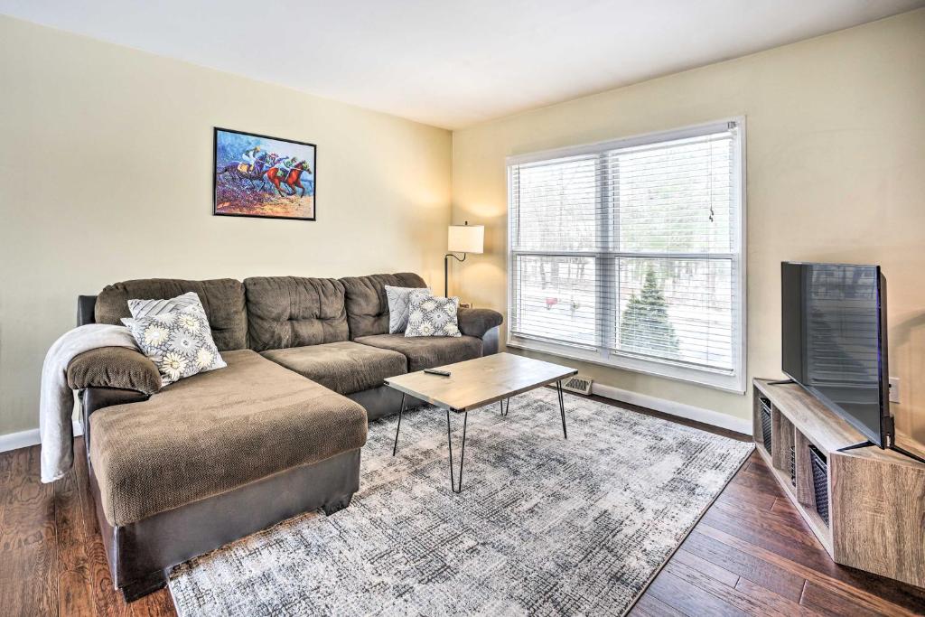 Updated Home in the Heart of Saratoga Springs photo 3