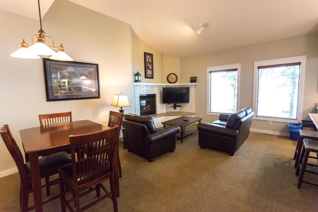 Bay Colony Unit 771 - Upper Level photo 3