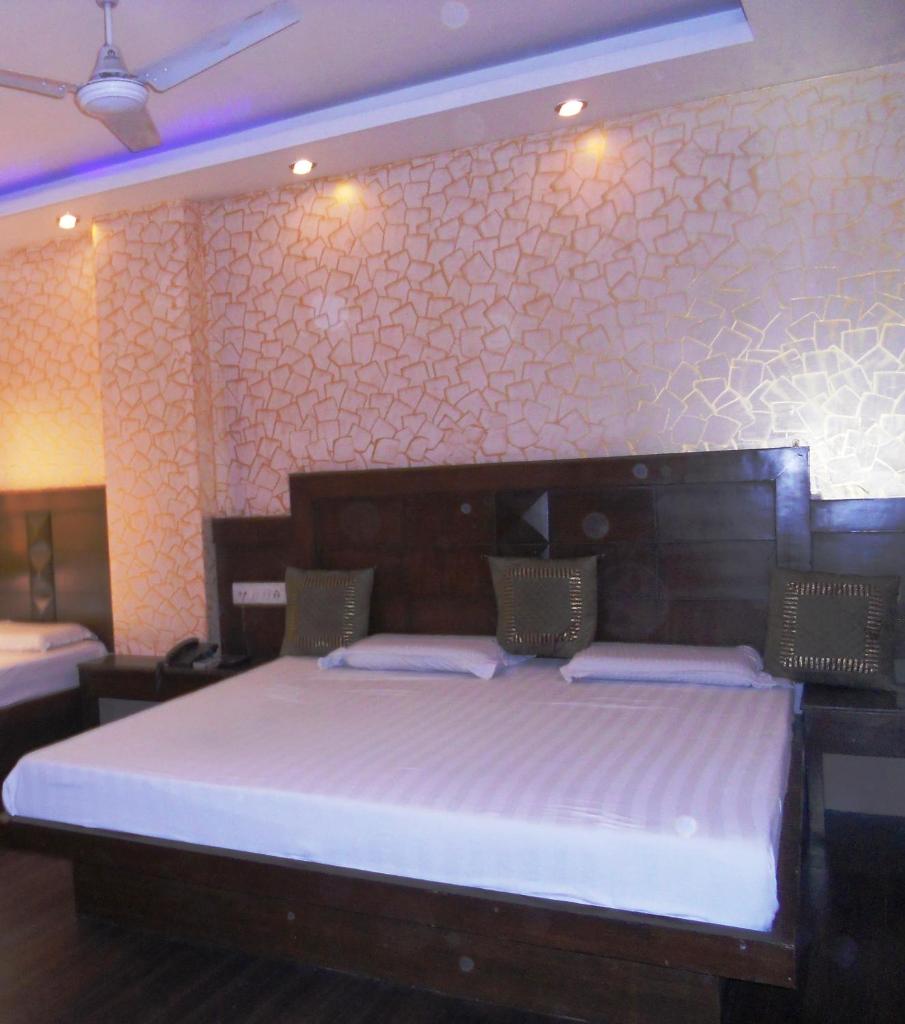 Двухместный (Двухместный номер Делюкс с 1 кроватью), Amax Inn