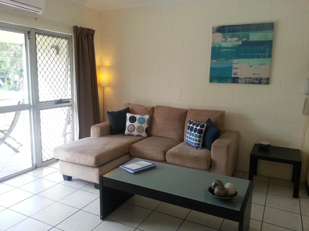 Clifton Sands Holiday Apartments - Tap to explore photos