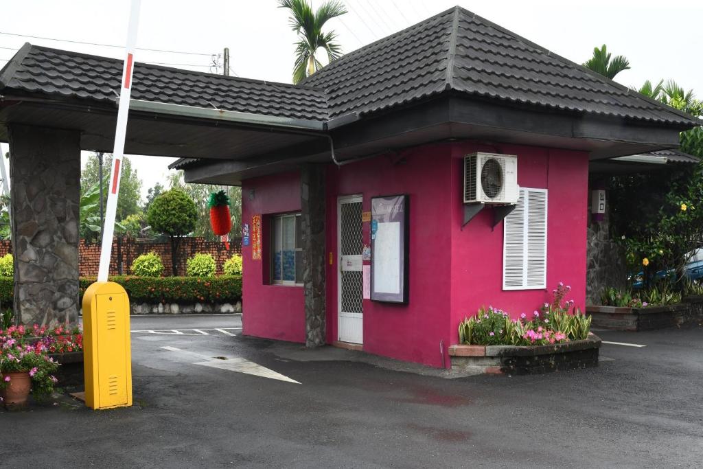 Love Boat Motel photo 1