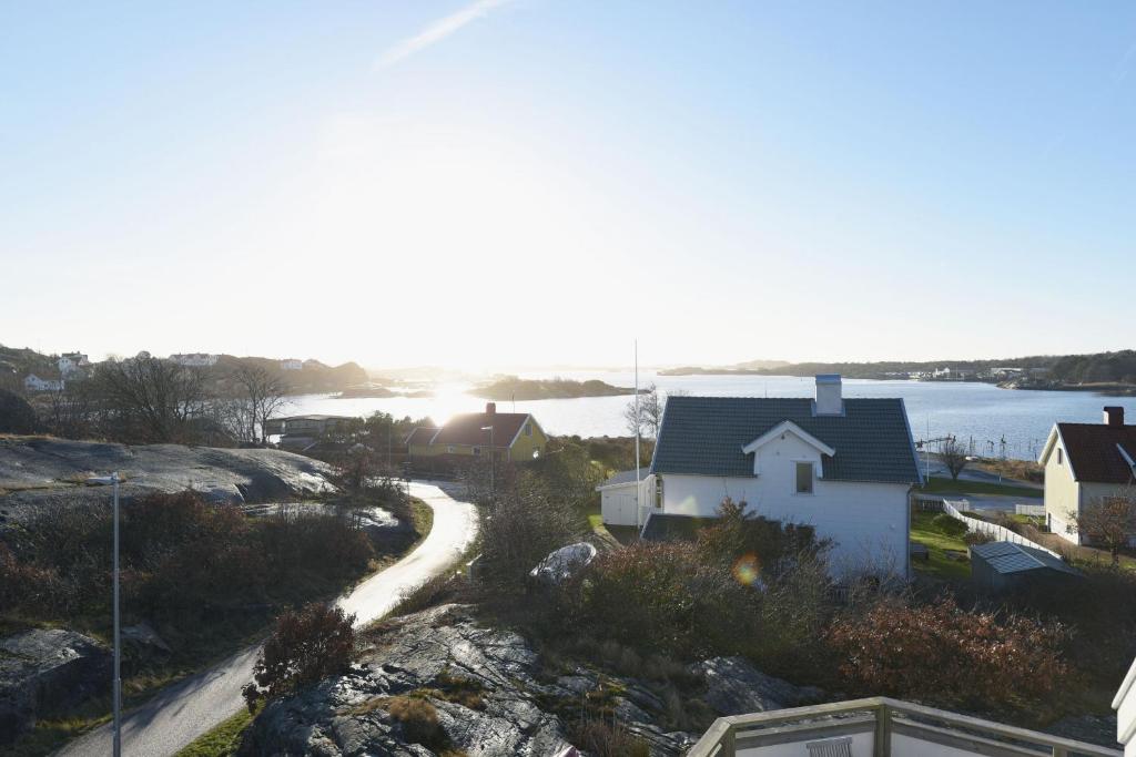 Cozy accommodation on beautiful Donso photo 2
