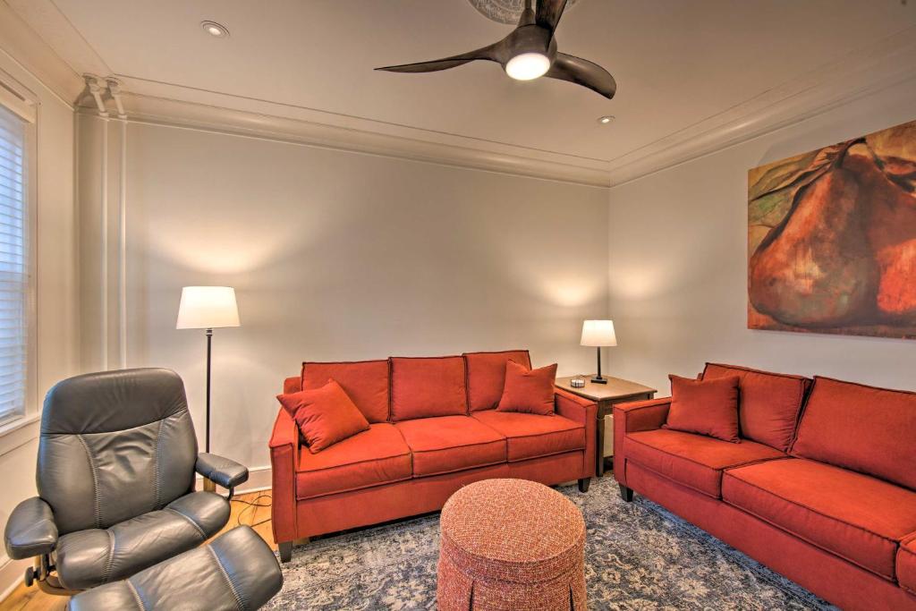 Lancaster Townhome Walk to Central Market! photo 3