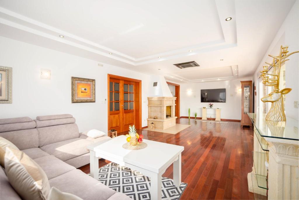 Luxury Villa Ivana photo 3