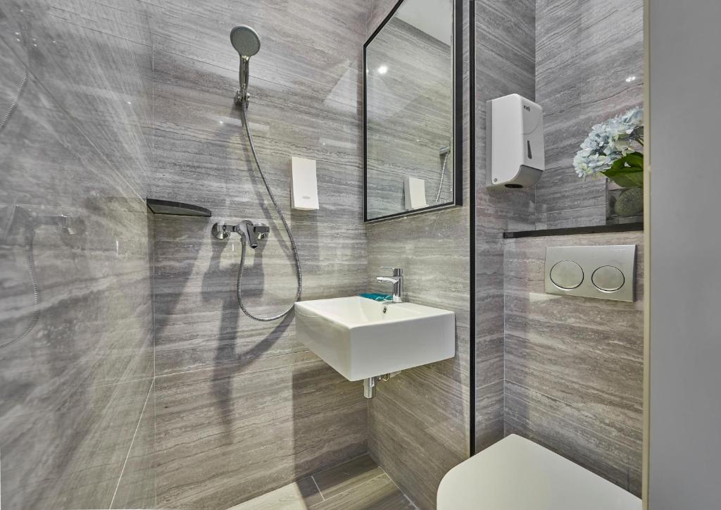 Hotel 81 Orchid photo 1