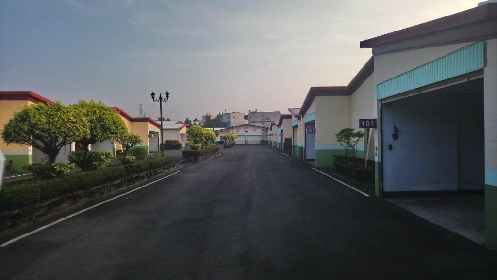 Love Boat Motel photo 4