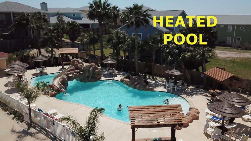 BC508 Townhome with Beach Inspired Decor, Heated Pool with Water Slide photo 4