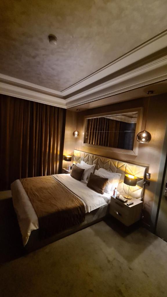 Home Boutique Hotel photo 2