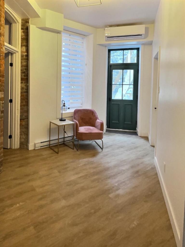 Appartement prestigieux en plein centre-ville! photo 1