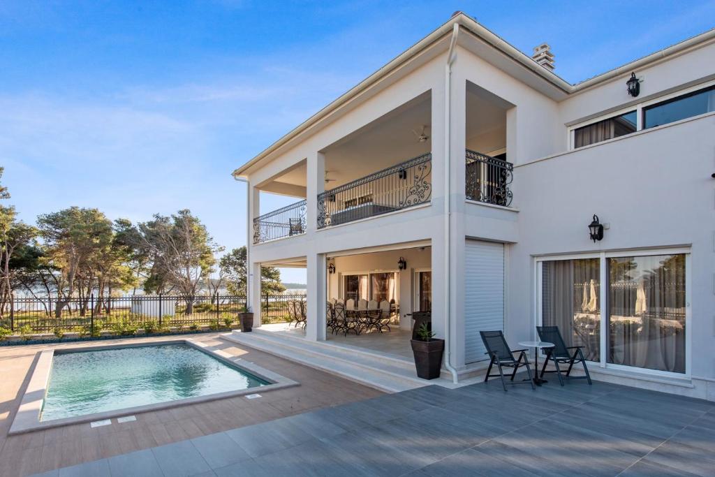 Villa Carolus in Vodice