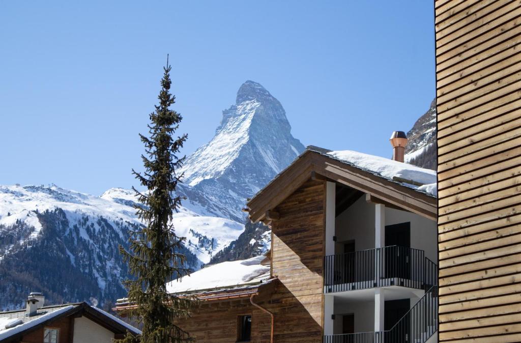 Village Apartment with Matterhorn View photo 1