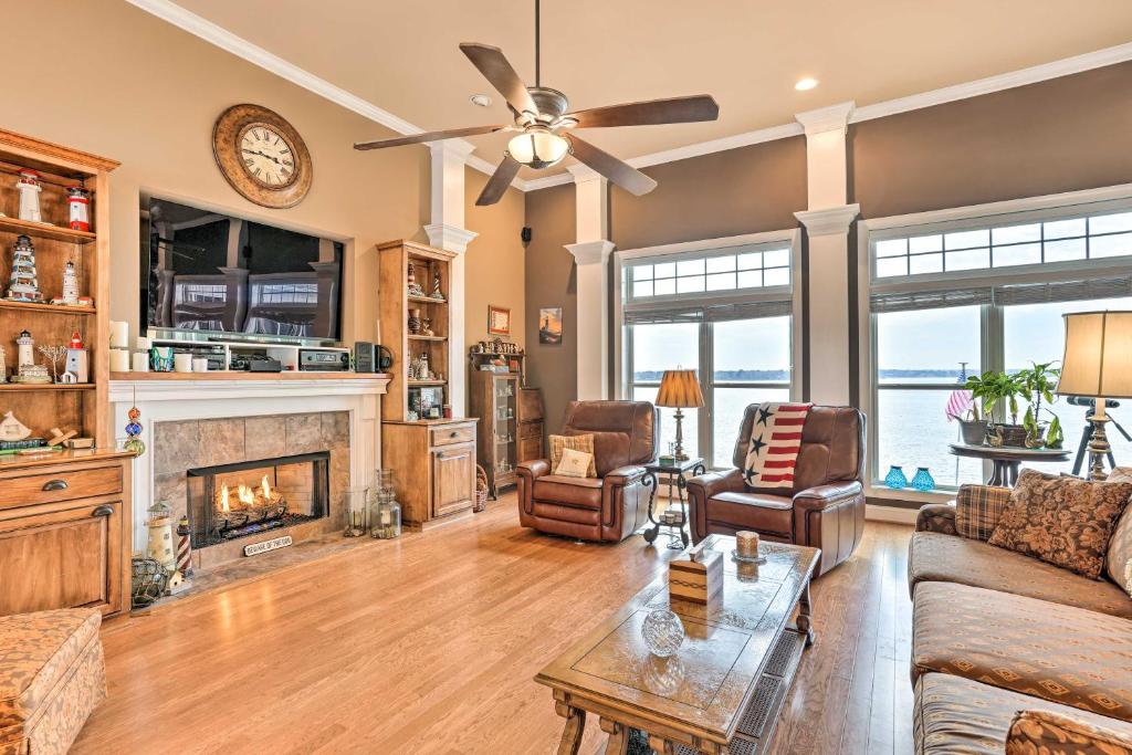 Lakefront House with Game Room, Deck and Views! photo 2