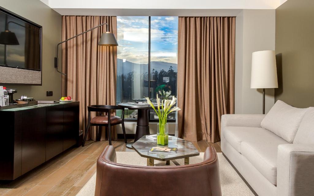 Eb Hotel By Eurobuilding Quito Airport photo 1