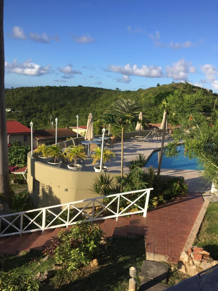 Attractive 2-Bed Apartment stunning sea view photo 1
