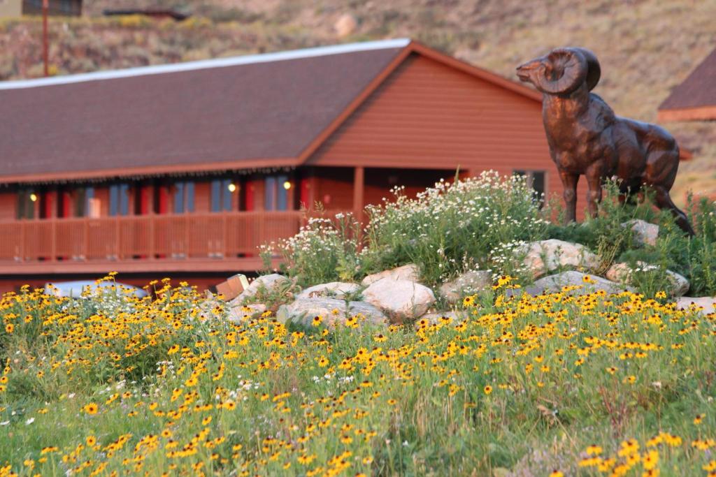 Flat Creek Inn image