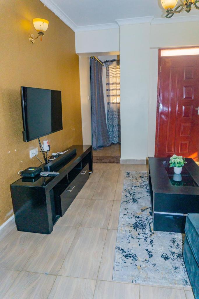 Epic Furnished Home photo 3