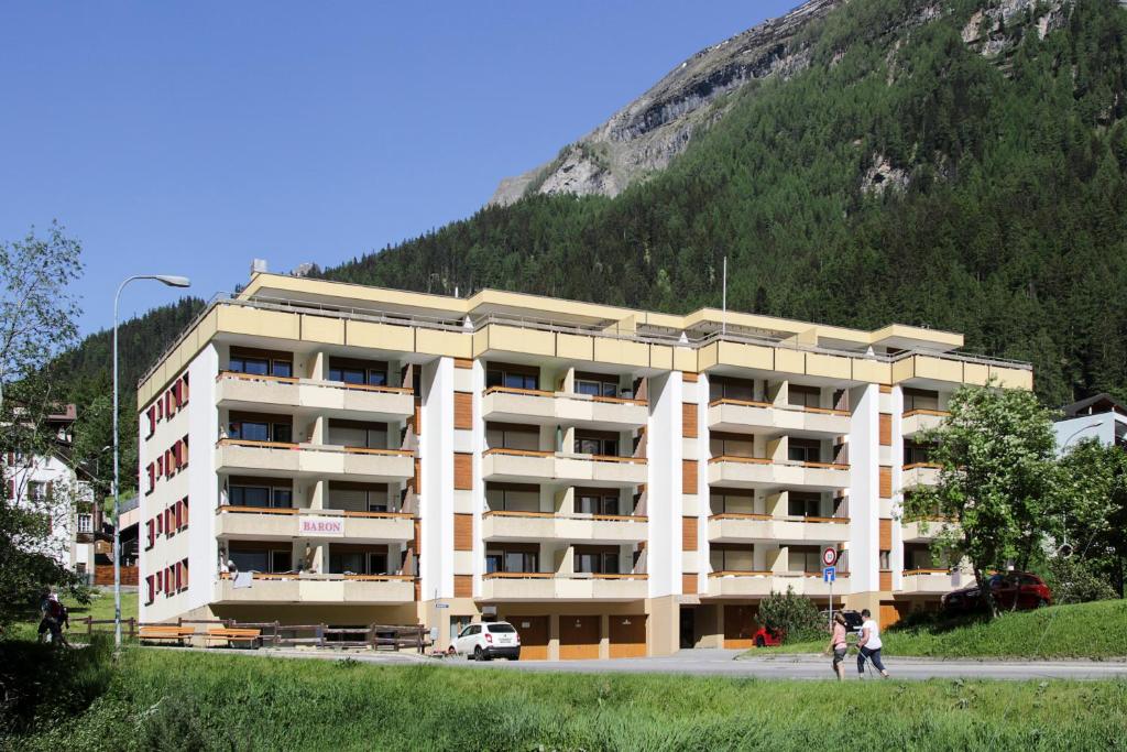 Baron / Baronesse Apartments photo 1